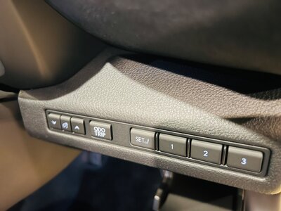 2025 Lexus LBX thumbnail 53