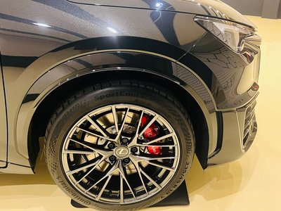 2025 Lexus LBX thumbnail 17