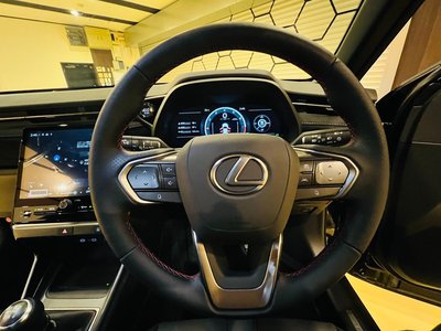 2025 Lexus LBX thumbnail 23