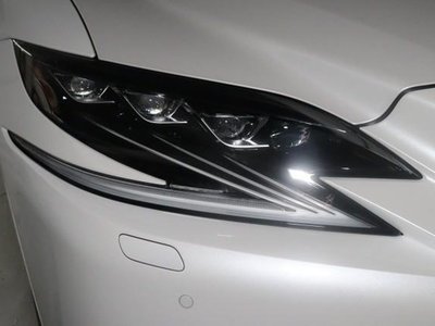 2018 Lexus LS thumbnail 21