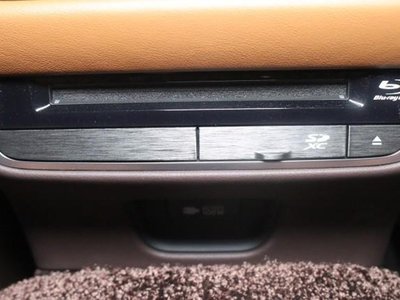 2018 Lexus LS photo 9