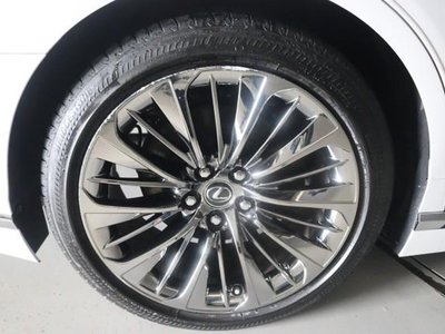 2018 Lexus LS thumbnail 37