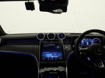 صورة 7 لـ 2025 Mercedes-BENZ GLC AMG