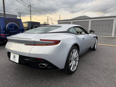 2018 Aston Martin DB11 — фото 17
