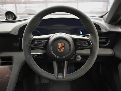 2025 Porsche TAYCAN — миниатюра 38