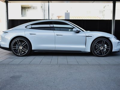 2025 Porsche TAYCAN — миниатюра 14