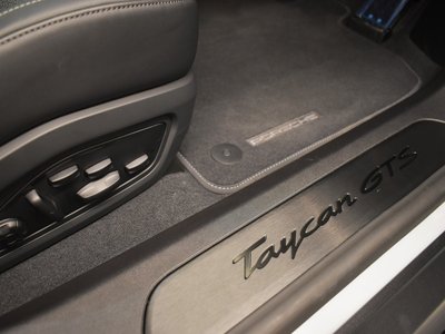 2025 Porsche TAYCAN — миниатюра 36