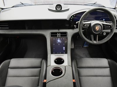 2025 Porsche TAYCAN — миниатюра 37