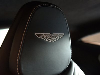2017 Aston Martin DB11 — фото 23