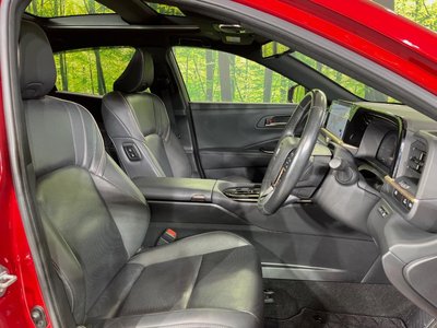 2024 Toyota CROWN SPORT photo 8