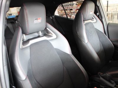 صورة 13 لـ 2023 Toyota GR COROLLA