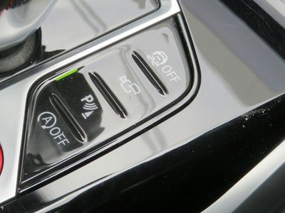 2021 BMW M4 COUPE thumbnail 34