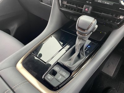صورة 25 لـ 2024 Toyota ALPHARD