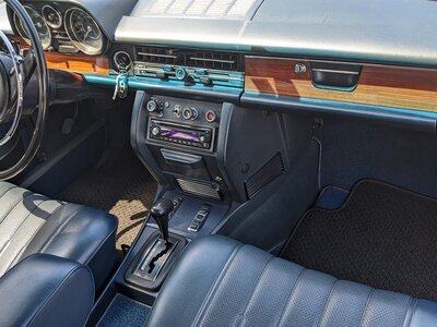 1975 Mercedes-BENZ MEDIUM-CLASS photo 24