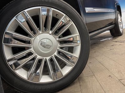 صورة 15 لـ 2020 Cadillac ESCALADE