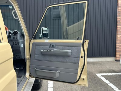 2015 Toyota LAND CRUISER 70 thumbnail 56