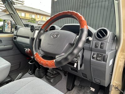 2015 Toyota LAND CRUISER 70 thumbnail 41