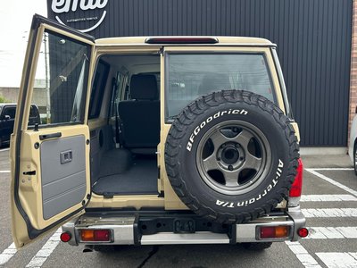 2015 Toyota LAND CRUISER 70 thumbnail 32