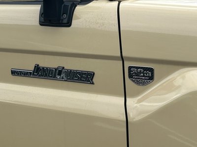 2015 Toyota LAND CRUISER 70 thumbnail 57