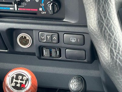 2015 Toyota LAND CRUISER 70 thumbnail 22