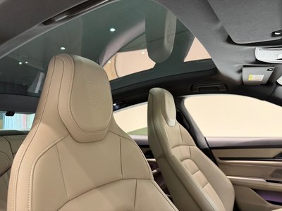 2021 Porsche TAYCAN photo 16