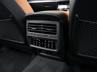 صورة 17 لـ 2021 AUDI RS Q8
