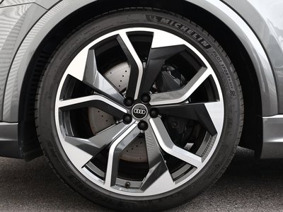 صورة 46 لـ 2021 AUDI RS Q8