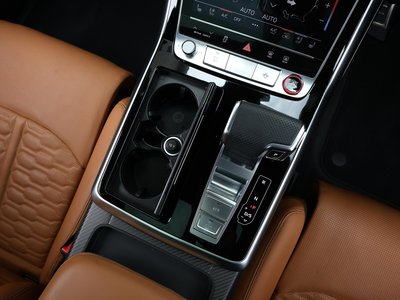 صورة 71 لـ 2021 AUDI RS Q8