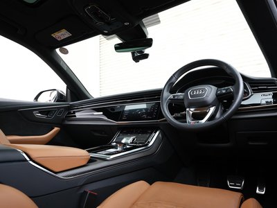 صورة 57 لـ 2021 AUDI RS Q8