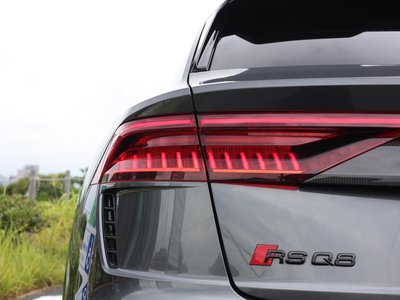 صورة 40 لـ 2021 AUDI RS Q8