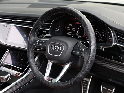 صورة 4 لـ 2021 AUDI RS Q8