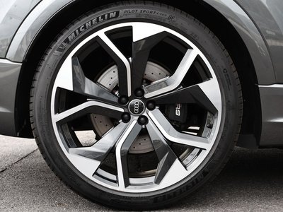 صورة 44 لـ 2021 AUDI RS Q8