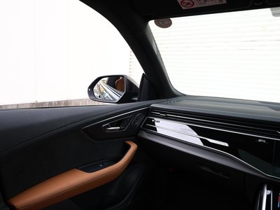 صورة 76 لـ 2021 AUDI RS Q8