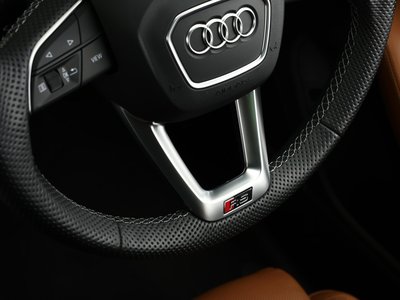 صورة 77 لـ 2021 AUDI RS Q8