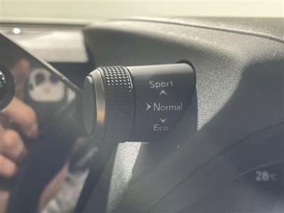 2024 Lexus UX — миниатюра 21