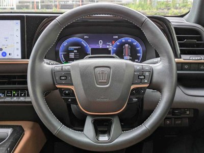 2025 Toyota CROWN SPORT photo 9