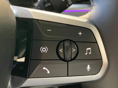 2025 BMW IX1 — миниатюра 35