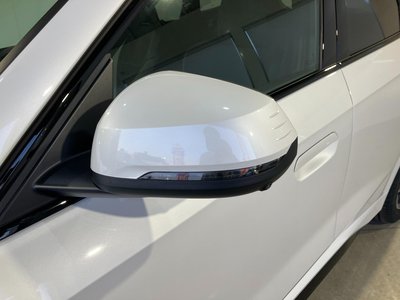 2025 BMW IX1 — миниатюра 21