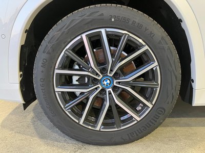 2025 BMW IX1 — миниатюра 24