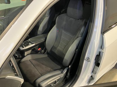 2025 BMW IX1 — миниатюра 29