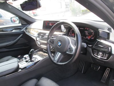 صورة 10 لـ 2020 BMW 5 SERIES