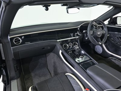 صورة 21 لـ 2024 Bentley CONTINENTAL