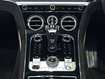 صورة 27 لـ 2024 Bentley CONTINENTAL