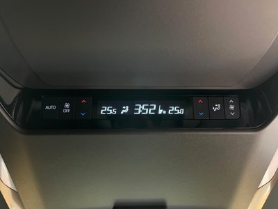 صورة 50 لـ 2024 Toyota ALPHARD