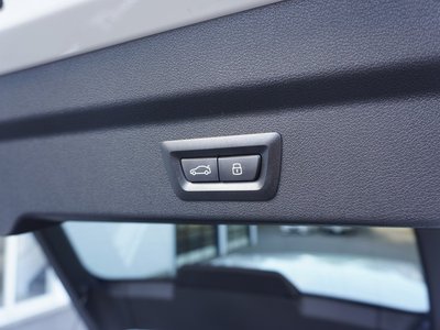 2026 BMW IX2 thumbnail 35