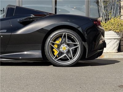 2022 Ferrari F8 SPIDER thumbnail 37