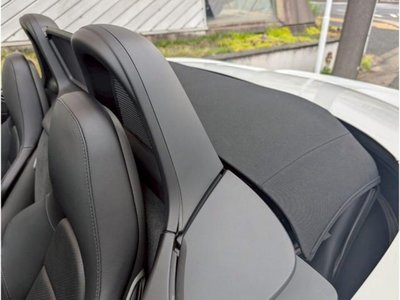 صورة 18 لـ 2016 Porsche 718