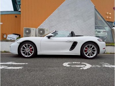 صورة 20 لـ 2016 Porsche 718