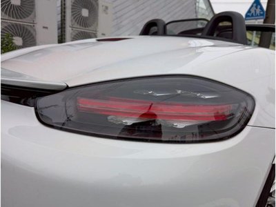 صورة 34 لـ 2016 Porsche 718