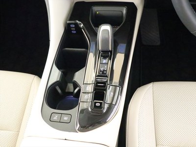 2025 Toyota CROWN CROSSOVER — фото 18
